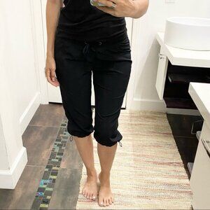 Tek Gear black capris size Small